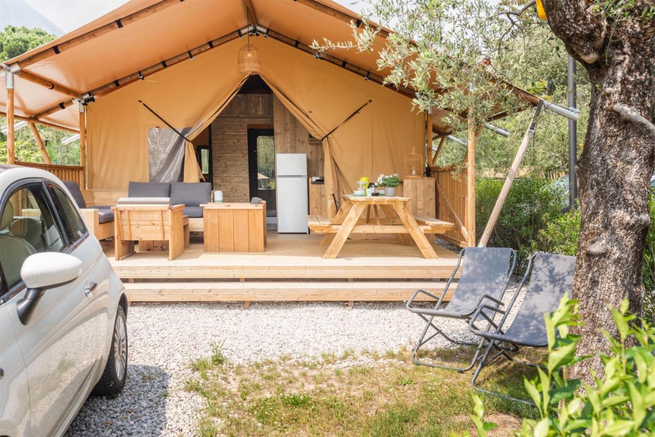 Al Lago Camping & Rooms リーヴァ・デル・ガルダ エクステリア 写真