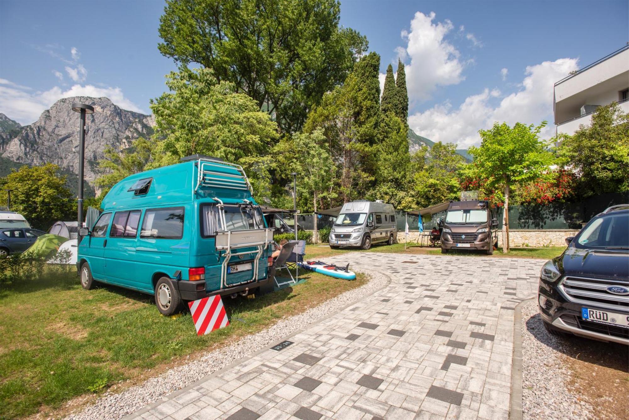 Al Lago Camping & Rooms リーヴァ・デル・ガルダ エクステリア 写真